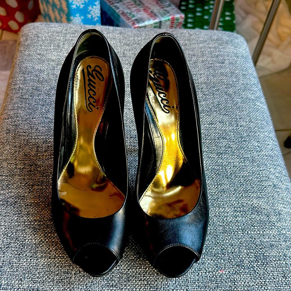 Used a couple of times great condition. Size 37